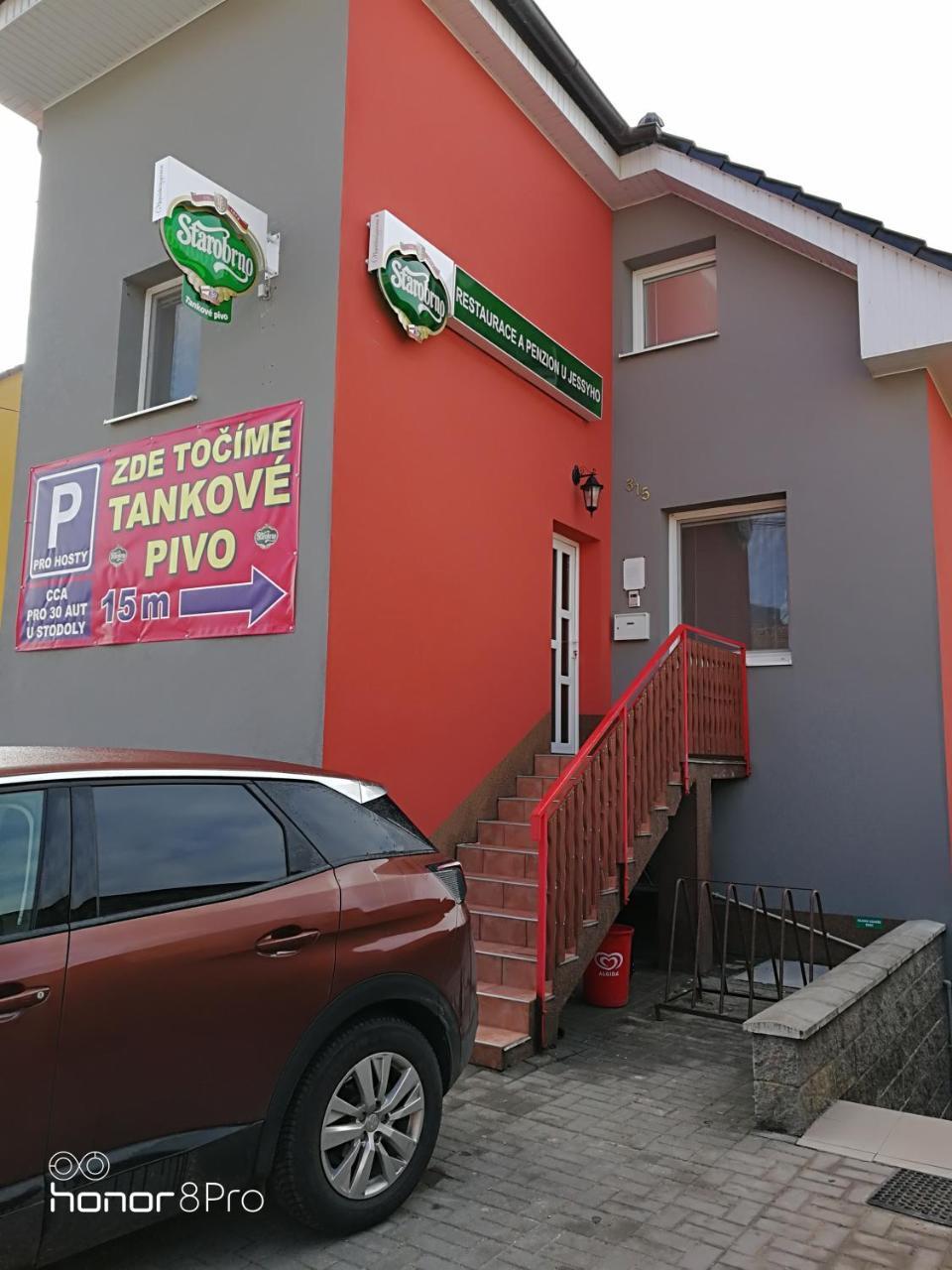 Restaurace a penzion u Jessyho Perná Extérieur photo