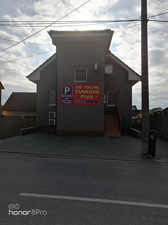 Restaurace a penzion u Jessyho Perná Extérieur photo